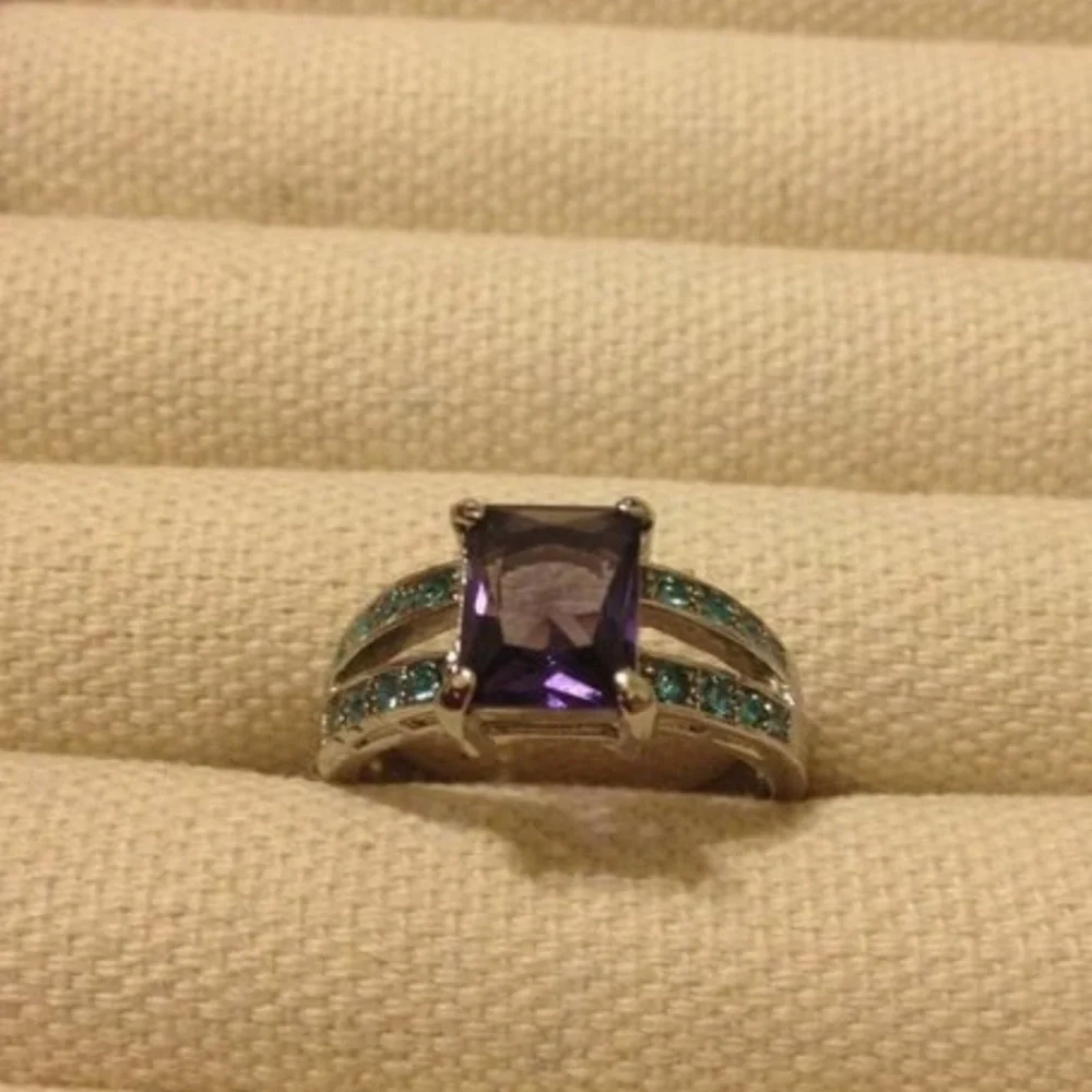 Beautiful ring-10 - Picture 1 of 1